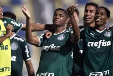Aos 17 anos, Luis Guilherme ganha minutos no Palmeiras e é elogiado por Abel 