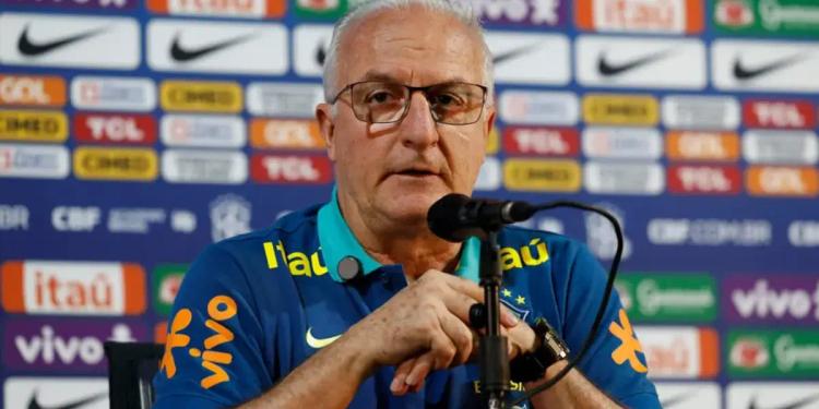 Se Dorival Júnior rebate torcida do Palmeiras, detalha motivo por não ter acionado Endrick e Estêvão