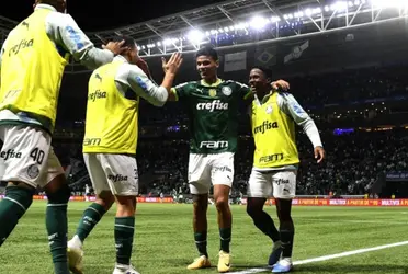 Volante, formado pelo clube carioca, foi contratado pelo Verdão em março