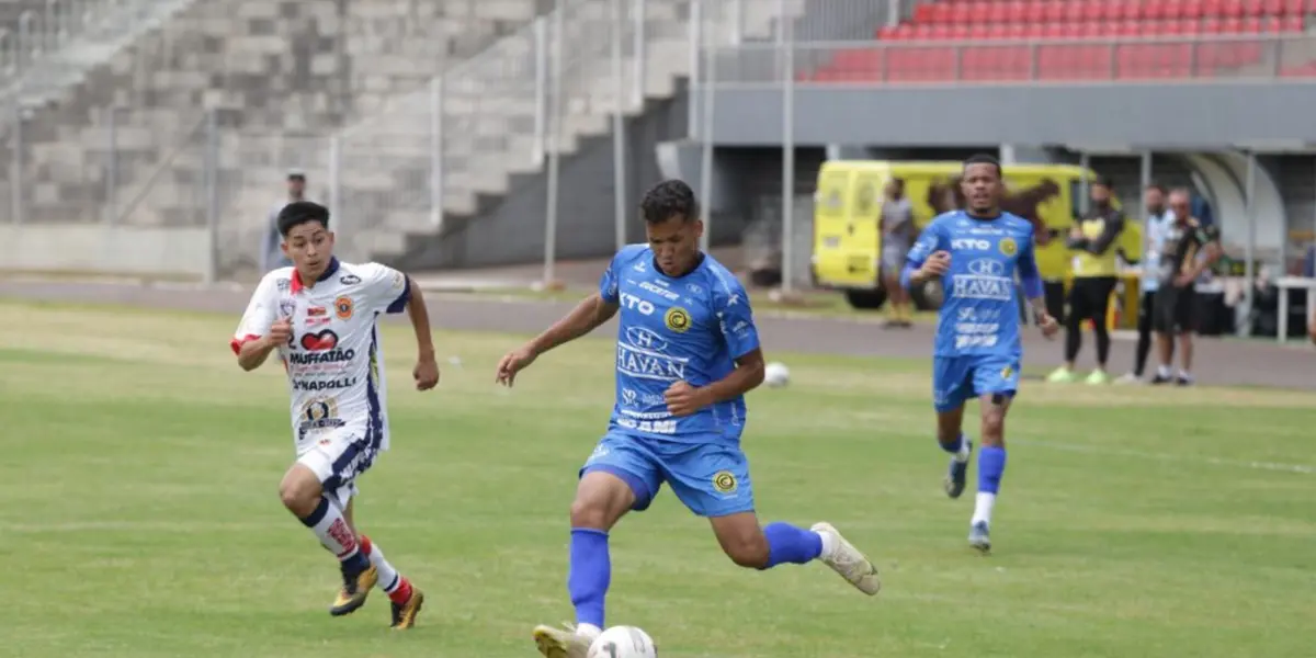 Centroavante de 18 anos chega ao Palmeiras e técnico enxerga grande potencial nas mão de Abel Ferreira